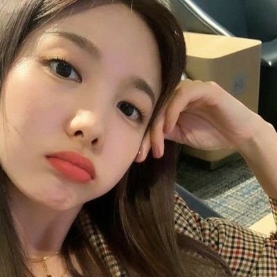 𝐑𝐏 ╱ 1995 🐰 ✎ . . . Twice and Once's precious cutie bunny, she give much affection for people, lovable and clingy, Im Nayeon is the name.