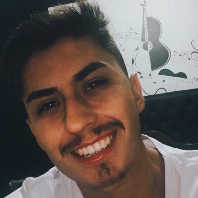 Quando desistir for mais fácil, continue insistindo. O difícil costuma valer muito mais a pena. ✌️ https://t.co/ZyPcYMm3hP