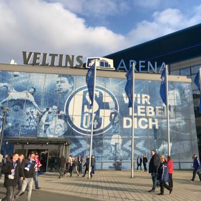 海外サッカーが好き！特にSchalkeとBVBを応援しています🇩🇪サッカーが好きな人と繋がりたい😆⚽️