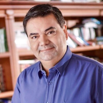 Professor. Pesquisador Vereador de Porto Alegre. Mestre e Doutor em Direito. Fundou a Escola de Governo, Conselheiro Estadual de Educação e presidente da FDRH.