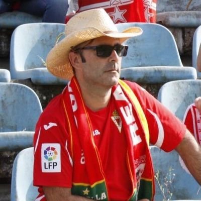 A mí no me gusta el fútbol, a mí me gusta el Real Murcia (abonado 2.724).

#SupportYourLocalTeam
#AgainstModernFootball
#NiDiosSeRaja