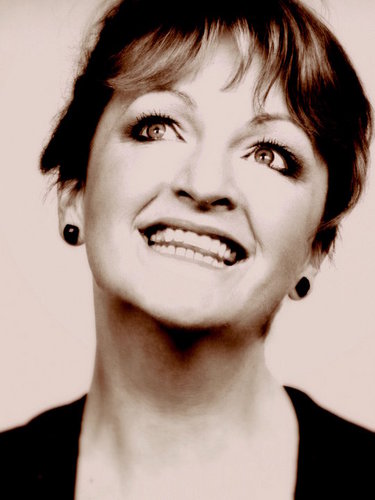 DeborahWales1's profile picture. Mwynhau byw yng Nghymru. Wedi symyd un ol ar ol byw yn dde Lloeger.