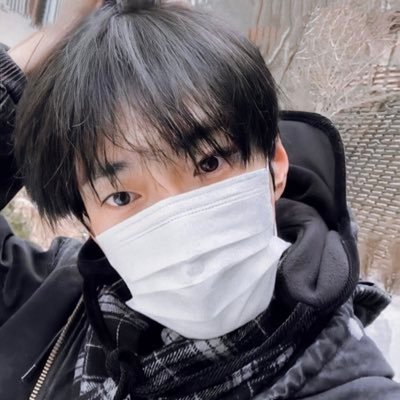 bunnyboydoie's profile picture. she/her