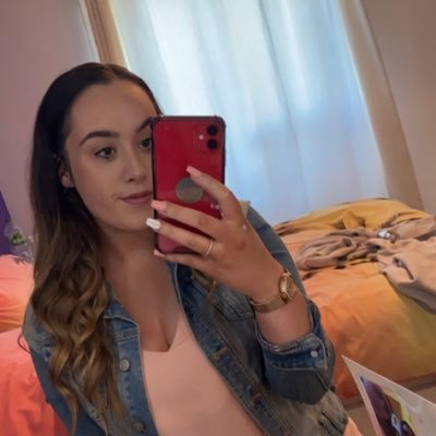 Chelcieb99's profile picture. Happiest girl ❤️. chelciebennett9 📸