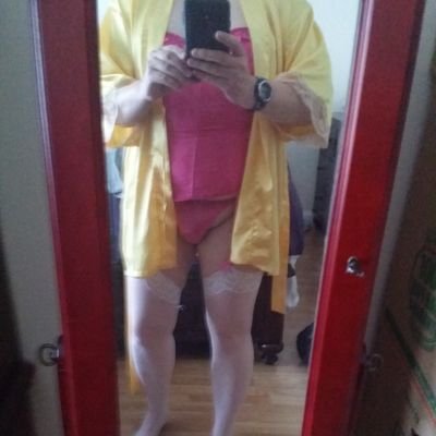 I'm a bi closeted CD from Grand Prairie Texas looking for friends and more, I love panties and lace lingerie.