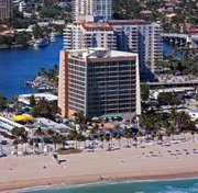 Surround yourself with amazing blue waves of a world-class beach & pulsing energy of an urban locale at the Courtyard by Marriott Fort Lauderdale Beach