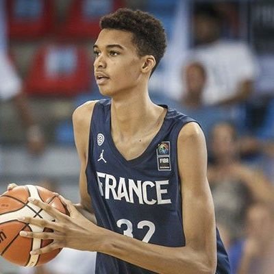 basketteur 2.16m 17 ans
record pt 22
record reb 16
record contre 9
record pas 3
record stl 6