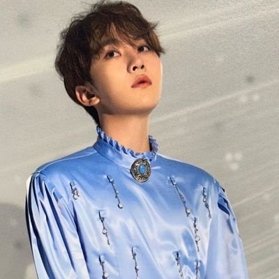 she/her🦋🧃🌈//
tweet @/hourlyseungkwan seungkwan! for a seungkwan picture😍