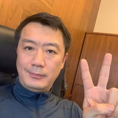 DezyJerry's profile picture. 我善良谦虚，对人的生活有很高的价值