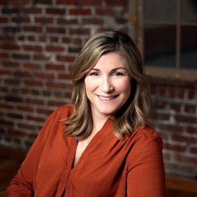 Bestselling Author. Acquisitions Editor @ MorganJamesPublishing. Open to #queries 👀 #nonfiction #memoir 📚