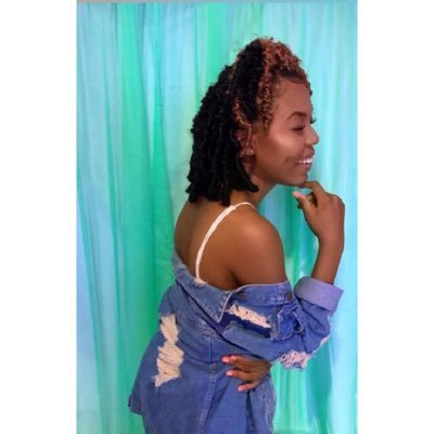 caribbean_coco_'s profile picture. living.