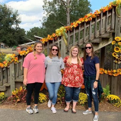 leesmeme2's profile picture. Daughter, wife, mom, & MeMe to 5 boys❤️