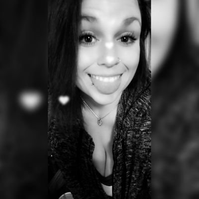 RoniLynn817's profile picture. family. friends. god. weed. beer. music. movies. baseball. football. food. halloween. fall. bonfires. fishing. tailgates. LIFE..💜🏈🇺🇸🍺🐍💋💀🐕🕸️🍹⚾🎧♈