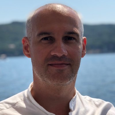 LyahovchukS's profile picture. iOS Software Engineer