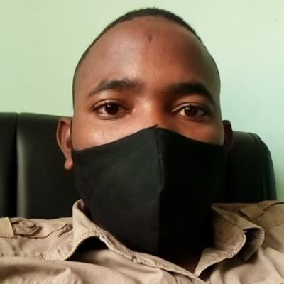 MaoneniM's profile picture. College DropOut | Experienced drinker| Beer Poacher | @bulawayochiefs supporter | Never worked formally |