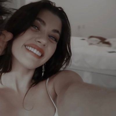 ⠀⠀ -`𖨂 🦋 ⧽ 𝗚𝗘𝗟𝗟𝗘𝗥-𝗚𝗥𝗘𝗘𝗡 ⦂ rᥲᥴhᥱᥣ + ross’ ρrιᥒᥴᥱss〝girls tend not to like me.〞⦇fᥲshιoᥒ stᥙdᥱᥒt ⤹tιktokᥱr⦈ ᴋɪɴᴅᴀ sᴡᴇᴇᴛ ♡̸ 𝗗𝗬𝗟𝗔𝗡'𝗦 𝗚𝗜𝗥𝗟.
