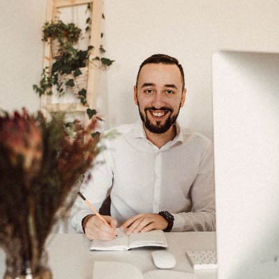Som digitálny marketér.
Zamilovaný do online marketingu.