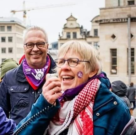 Syndicaliste, moeder, feministe en federaal parlementslid. Megafoon voor de werkende klasse voor de PVDA vanuit Brussel.