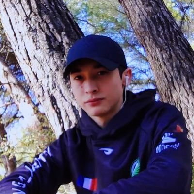 They talk about my āshakingā @PLAYCodMobile | Former @NovaEsportsTeam @STMNesports @SNG_Esports | Small time Youtuber