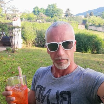 Airbrush3r's profile picture. Frisbee Freestyler - Laziale - Music Producer - Fit Enthusiast - Lawyer - Father - Sea Lover

https://t.co/EUaFOQPWS2