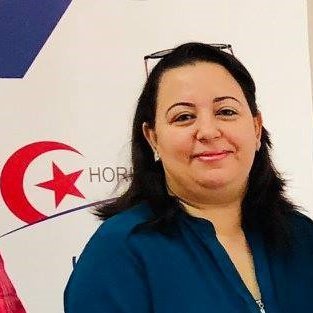 Hela Hassairi, Docteur en Chimie, chercheuse en processus de corrosion, caractérisation et modélisation électrochimique du comportement de l'interface métal/eau