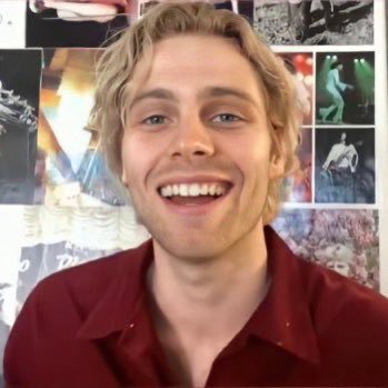 luke_misses's profile picture. luke loves you and misses you so much. he’ll be back soon