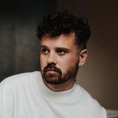 codeemac_'s profile picture. Move, im gay.