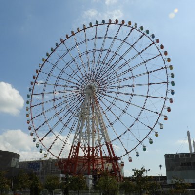 東京・お台場の「パレットタウン大観覧車」公式Twitterです。
1999年3月19日お台場に生まれ、皆様に愛されてきました。
東京名所が一望できる抜群の眺望！
夕焼け、夜景、季節やタイミングによっては富士山も・・・
皆様の思い出の一部に残れば幸いです。