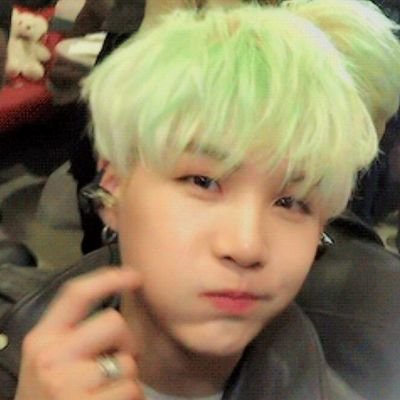 flwrgoogie's profile picture. she/her