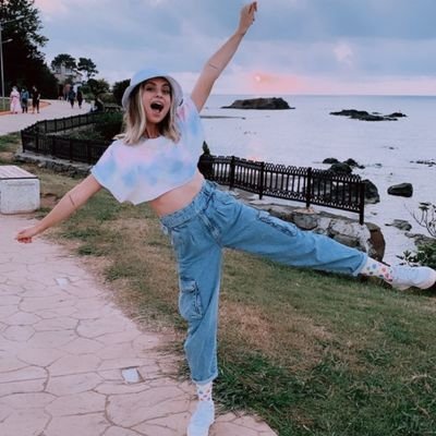 teamcsolmazzz's profile picture. cemoş ile 
Sarılabilsek,sadece sarılıp öylece kalabilsek💙💙💙💙💙