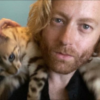 chrispauldaven's profile picture. On the edge of things.