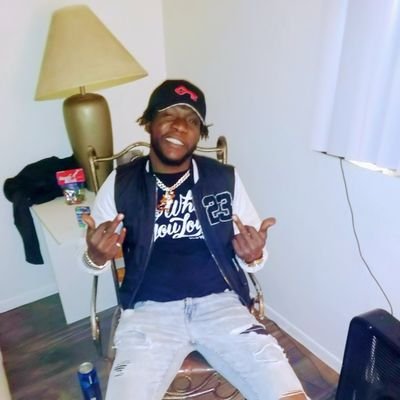 I'm upcoming hard-working arite... Rapper I'm looking to working with open to every opportunity I'm looking forward to working with new artists.
