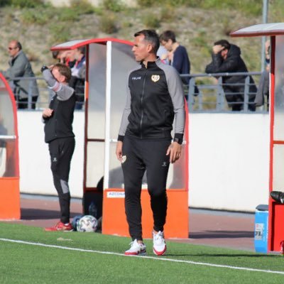 ExJugador Profesional #Futbol. Medallista Olimpico Seleccion Española. Equipos: Rayo Vallecano, Atletico de Madrid, Español, Getafe, C.Murcia, Granada, R.Murcia