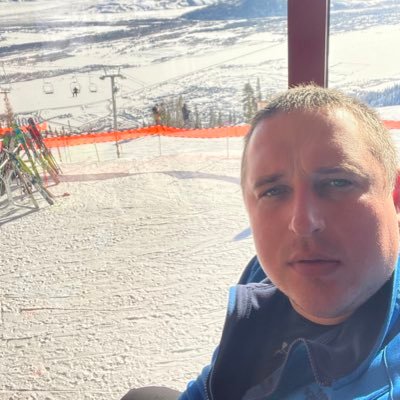 Andrew32855963's profile picture. 