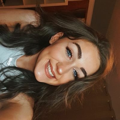 emjanehanna's profile picture. Culture Reporter @qrthescoop / Radio Show & podcast host @ActingCultured / English Literature @ QUB