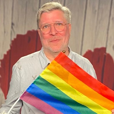 Pappa, IT-snubbe, cineast, audiofil, kommunpolitiker, social, ekologisk & ekonomisk hållbarhet, demokrati, kollektivtrafik, konsumenträtt, Rågsved & Nynäshamn.