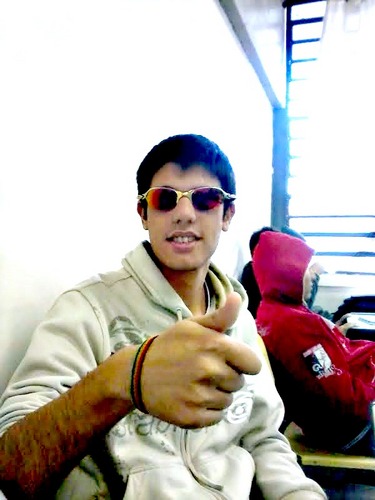 @_beatrizcr aqi .. te amoo juninhu *-*