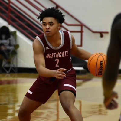 6’0 Guard ⛹🏽‍♂️ | Northgate Highschool| C/O 2022 🎓| 3.5 GPA |Deuteronomy 31:6 🙏🏼 | HYPE 2022