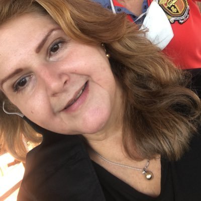Madre de tres hijos adultos, abogado y amante de mi país..Venezuela!!..
