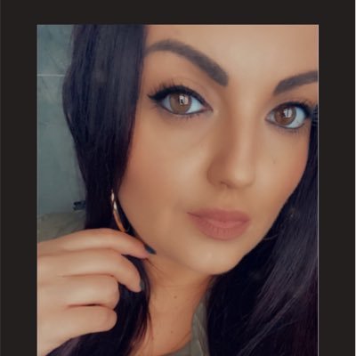 apprends à lire son coeur avant de chercher à savoir en quoi il croit, où il vit,qui il aime et de quelle couleur sont ses mains ☪️✝️✡️☮️ INSTA: zinan0130