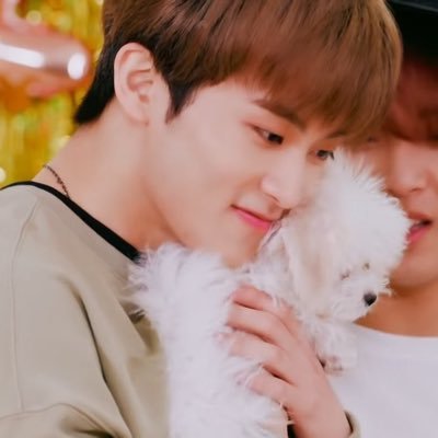 ninetiesluv's profile picture. 