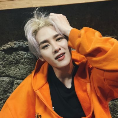 pictures of #WAYV 's #KUN every hour! backup: @hourlyqiankun https://t.co/RR4mgrkcCG