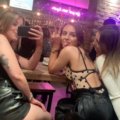 aimeecoombs_'s profile picture. 