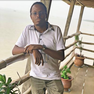 Great optimistic 🙂 passionate about culture 📖 technology 💻 and art 🎨, I’m co-founder of Iwaria.