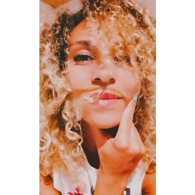 anasdiki's profile picture. Especializada en rizar el rizo... #Economy #Society  #Health #Wellness... Desaprendiendo...