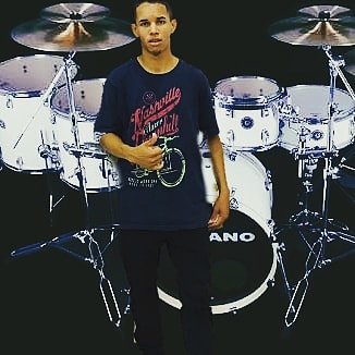 https://t.co/Sl33zfJNWF VÃO LÁ SÓ CONTEÚDO TOP NO INSTAGRAM VAMOS NESSA 🥁🔥
MÚSICO GOSPEL
BATERISTA PROFISSIONAL
21 ANOS
SOU DO RJ