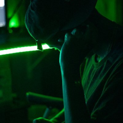 Criei este perfil para conseguir divulgar meu trabalho e consequentemente levar meu trampo pro mundo inteiro. Se vc curte meu trampo, segue e fica por dentro.