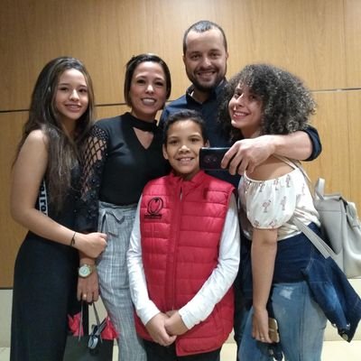 duelilian's profile picture. Apaixonado por JESUS, apaixonado pela minha família.