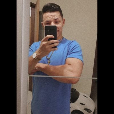 prof- de dança de salão!
produtor de eventos!!
alguém não muito comunicativo,porém cheio das graças kkkk
adora sair pra revOoada !