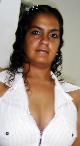 Eu sou uma pessoa romantica apaixonada pela vida e amo muito a minha familia